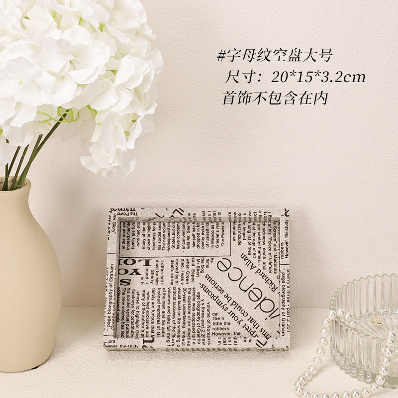 Ins Style English Newspaper Plaid Cotton And Linen Storage Jewelry Display Tray 17.1